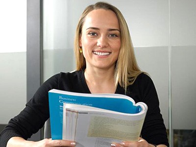 C7APP下载外交团